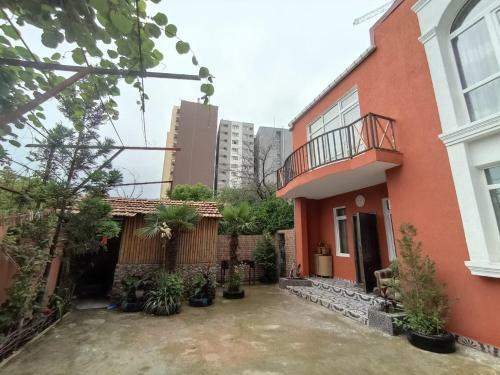 Hostal Ketis Guest House