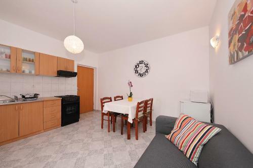 R&l Apartments