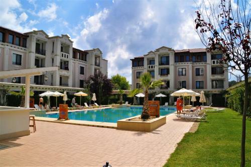 Private Apartment In Green Life Beach Resort