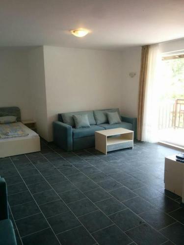 Hostal Limani Guest House