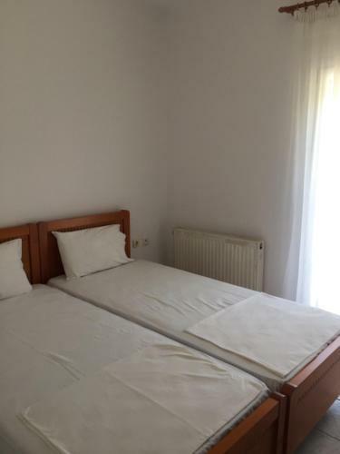 Eleana's Apartments