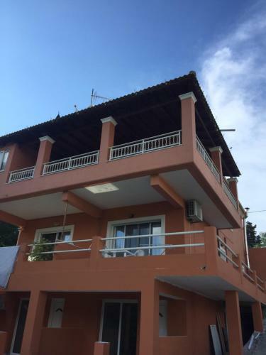 Eleana's Apartments