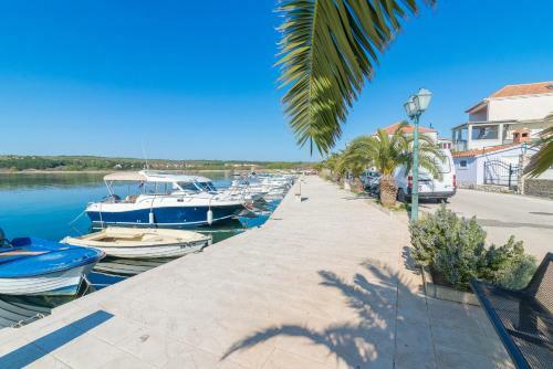 Apartamentos Mediterranean House By The Beach