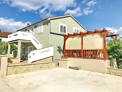 Apartmani Nina I Niko