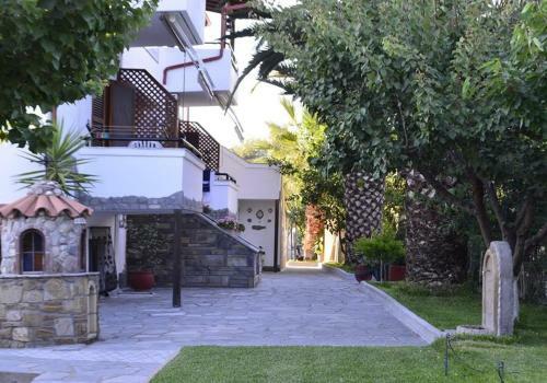 Fantasia Studios And Apartments