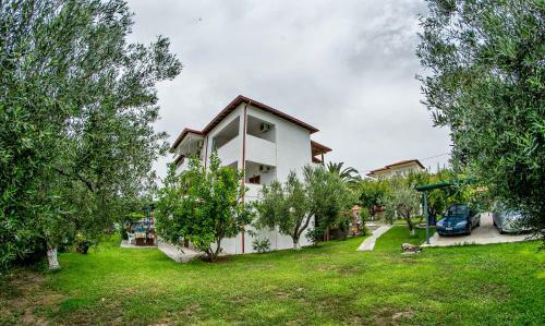 Fantasia Studios And Apartments