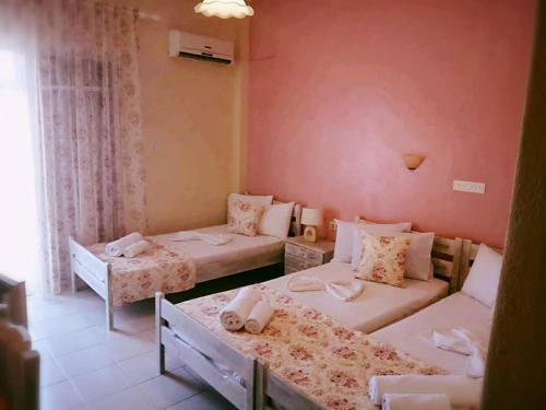 Hostal Foteini Rooms