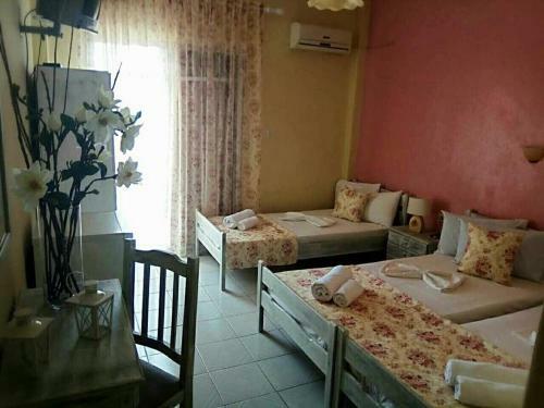 Hostal Foteini Rooms