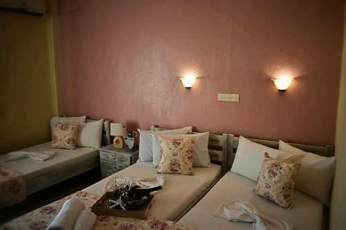 Hostal Foteini Rooms