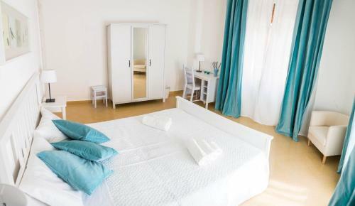 Hostal Borz� City Center Rooms - B&B