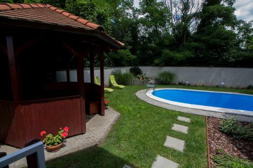 Sz�pkil�t�s Vend�gh�z