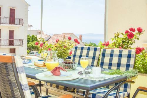 Hostal Eni Apartments Bol