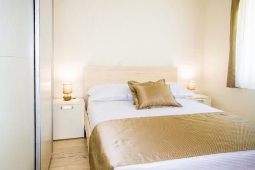 Hostal Eni Apartments Bol