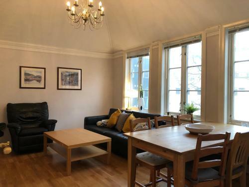 Big Central Apartment With Parking