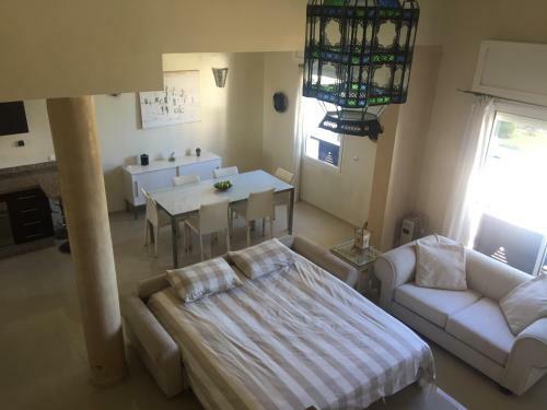 Pool And Sea View Beach Apartment