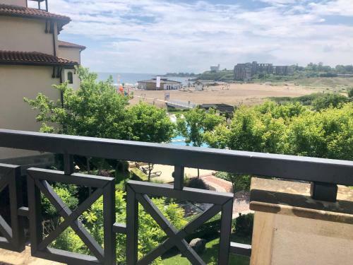 Oasis Club Apartments