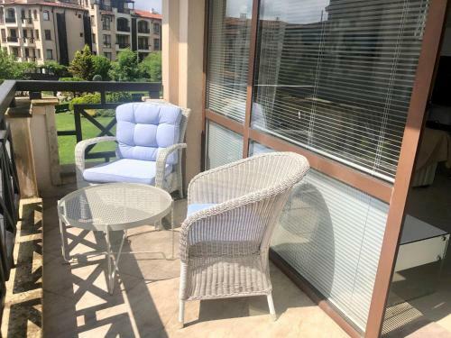 Oasis Club Apartments