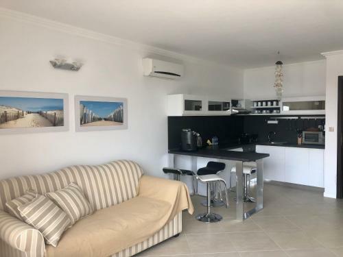 Oasis Club Apartments