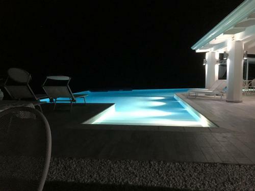 Hotel White Club Residence