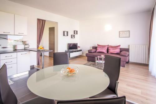Apartmani Dujmovi?