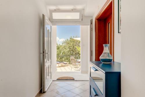 Apartmani Mirta Omi?