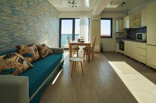 Sunny Lake Apartments With Breathtaking View
