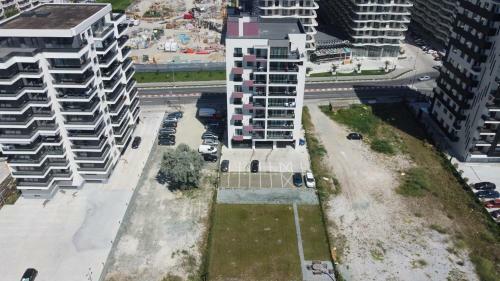 Sunny Lake Apartments With Breathtaking View