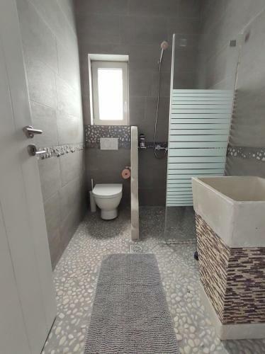 Hostal Villa Elia Waterfront Suites & Pool