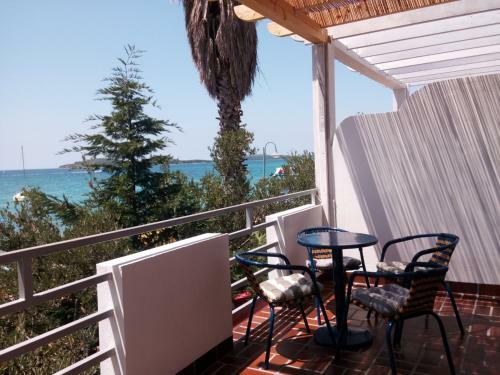 'pebble' - Beach Apartment, ?abori?