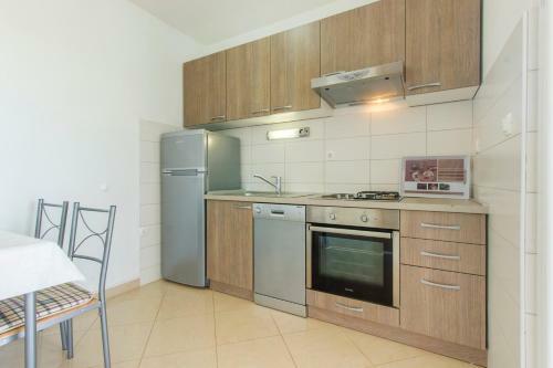 Apartments Miki & Roza