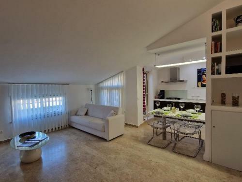 Cefal� Attico Diamante
