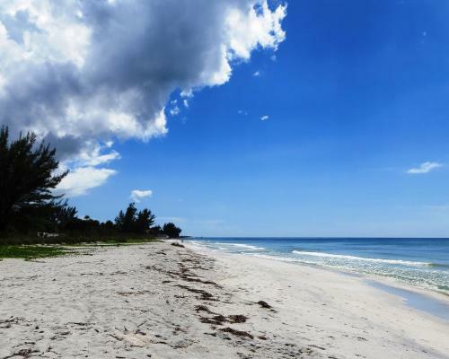 Quiet Rotonda Villa, 3 Br, 2.5 Ba With Recent Upgrades.