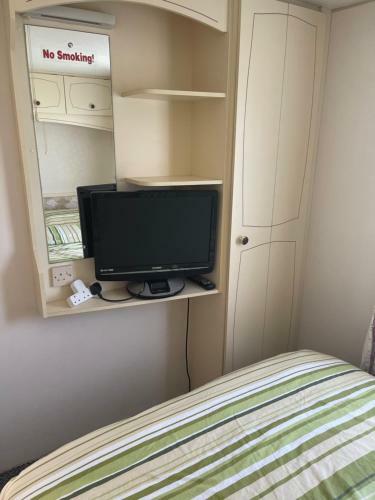 Caravan 6 Berth Ingoldmells Coral Beach Site No Pets Allowed