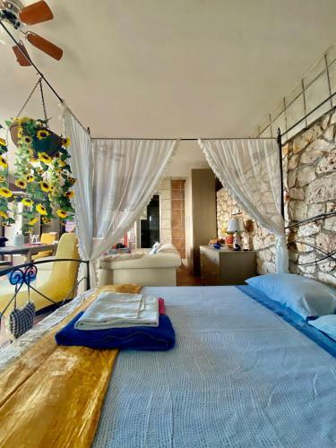 Stone Home - Sea & Landscape