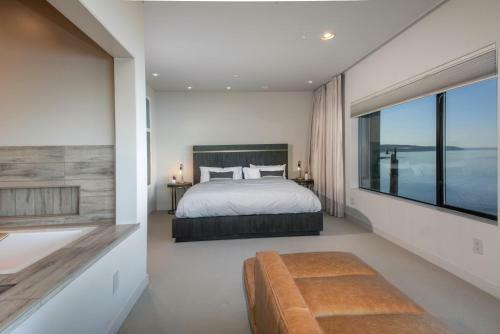 277-langley Waterfront Condo