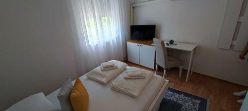 Villa Monera Apartments & Rooms