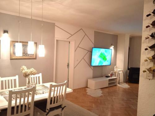 Villa Monera Apartments & Rooms