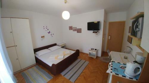 Apartments Dora