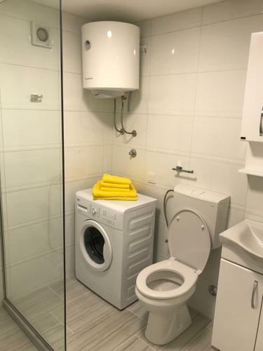 Aparthotel Apartmani Sara S&s