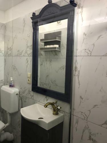 Bezs� Apartman