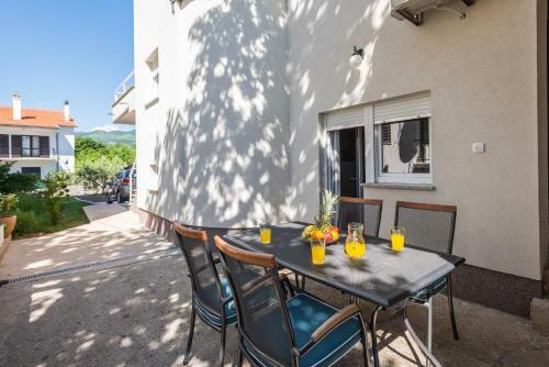 Apartments Omorfia