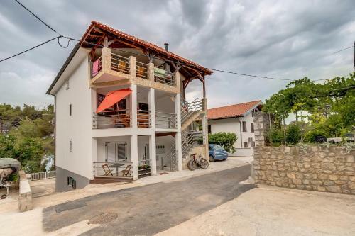 Hostal Guest House Lara