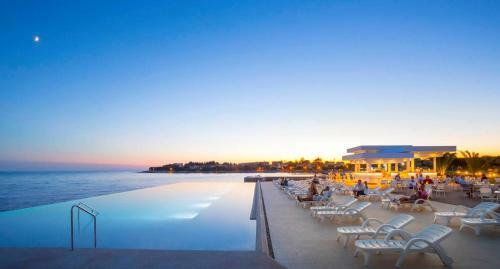 Boutique Apartment With Private Pool