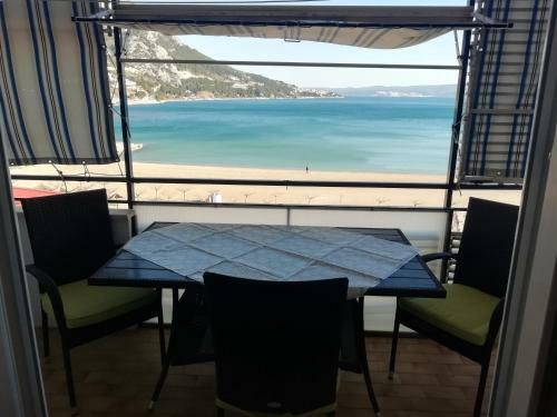 Jana Apartment On The Beach