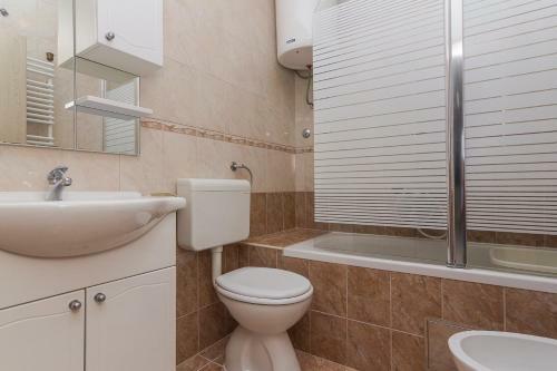 Hostal Apartments A&b