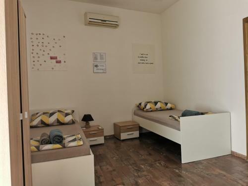 Hostal Ivana Apartments