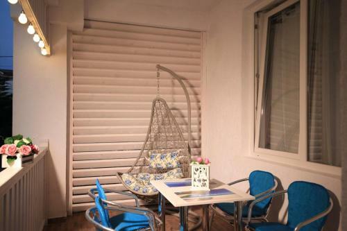 Blue Sky Apartment