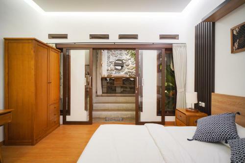Omah Angkul Angkul Villa
