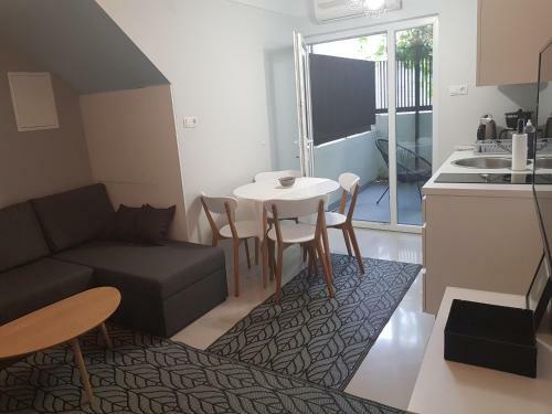 Modern City Apartments Ema