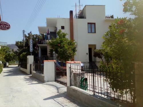 Hostal Arleta's Sunny Guesthouse